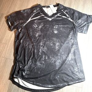 NWT Men’s Teeshirt, Sz L (marked XL, runs small)